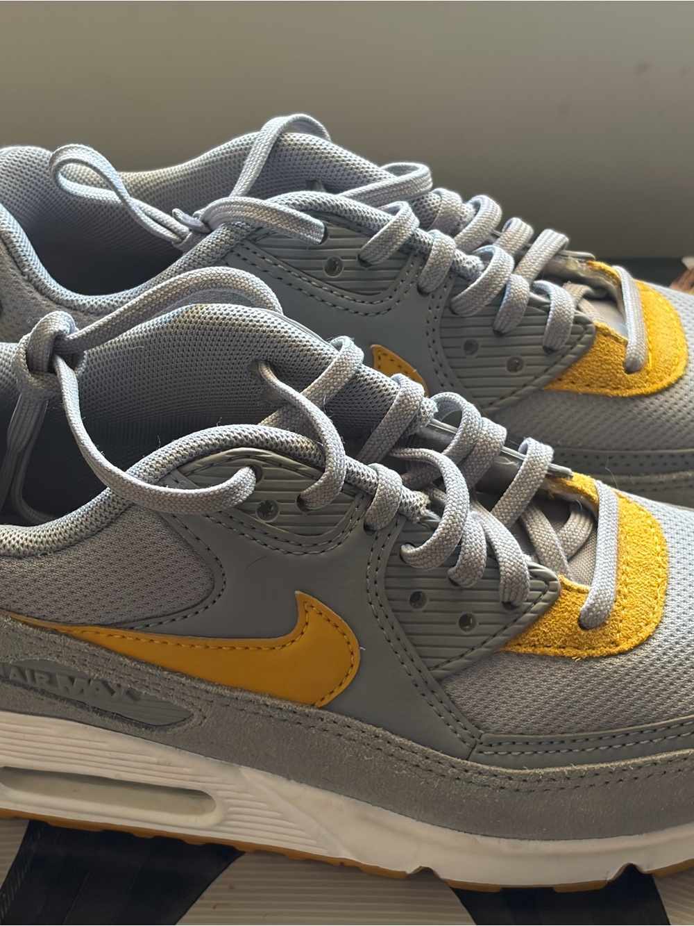 Nike Women’s Air Max 90 size 6